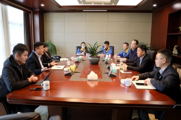 平湖市委常委、副市長戴振一行蒞臨景興紙業調研指導