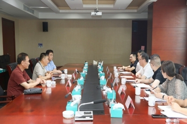 江山市委副書記、市長徐明峰率隊赴景興紙業調研